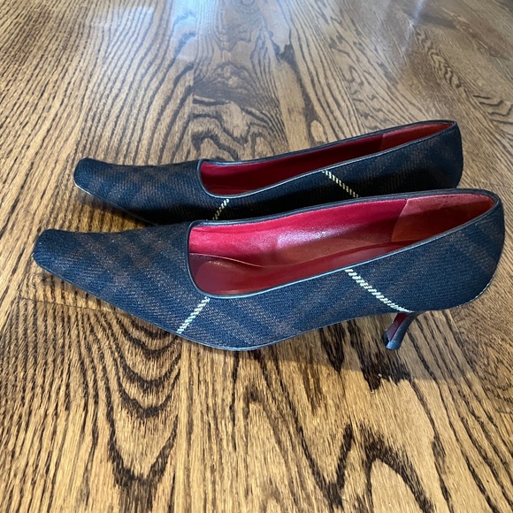 Burberry shoes, size 39 - Picture 1 of 7